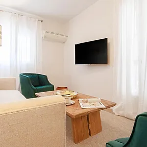 Genteel Velarde Apartment