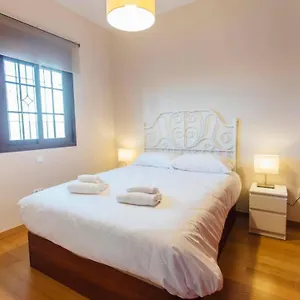 Apartamento Duplex With Terrace- 5bd 3bth- Center, Sevilla