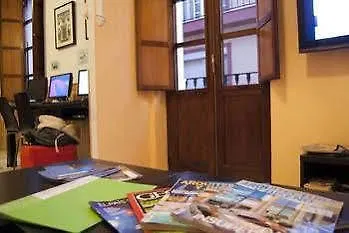 Hostel Triana Backpackers Севилья