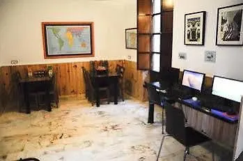 Hostel Triana Backpackers Севилья 0*,  Испания